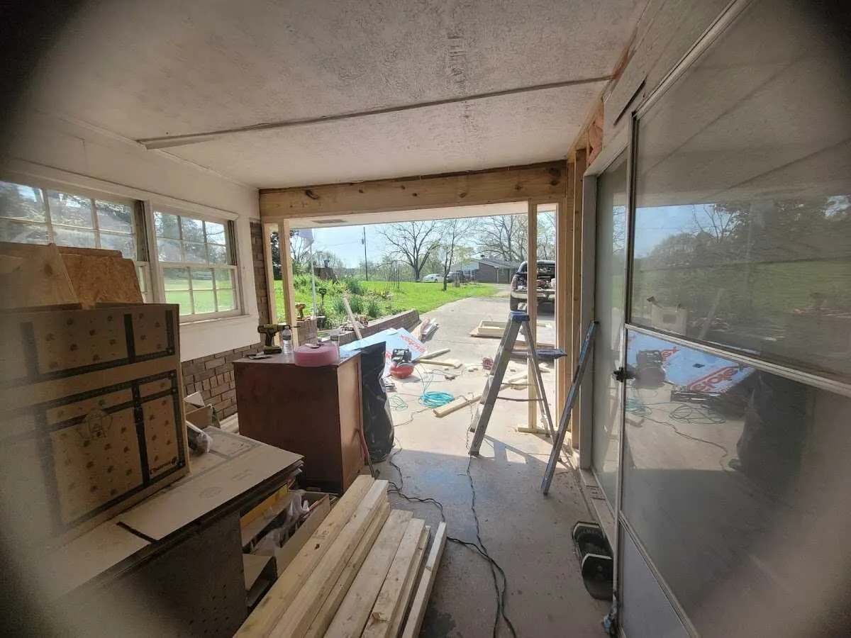 Air movers and dehumidifier for Drying & Dehumidification in Lemay